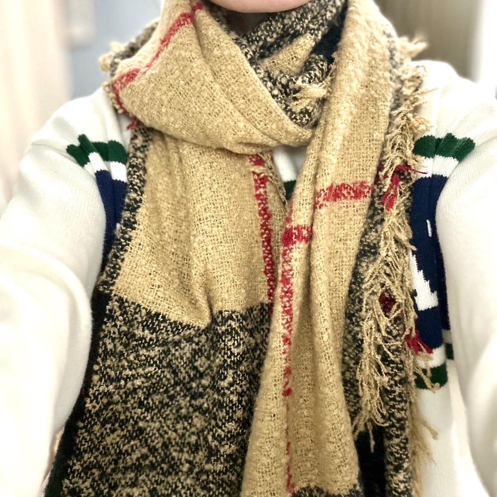 Fall 🍁 Winter ❄️  Women’s Scarf!